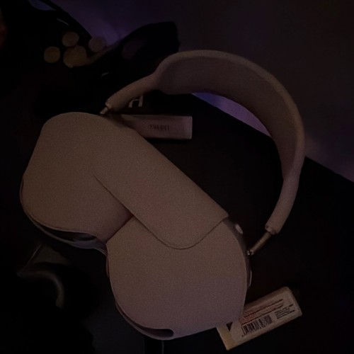 Airpod max lighting - max,